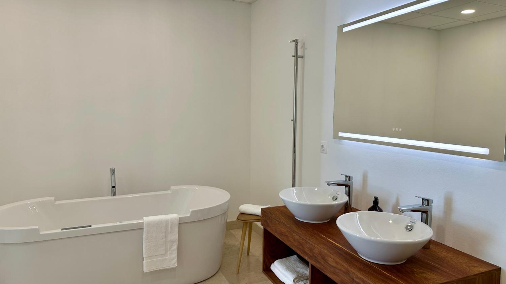 Chateau Lecusse - La Grande Roche - Hotel, Spa, Boutique & Restaurant Broze Екстер'єр фото