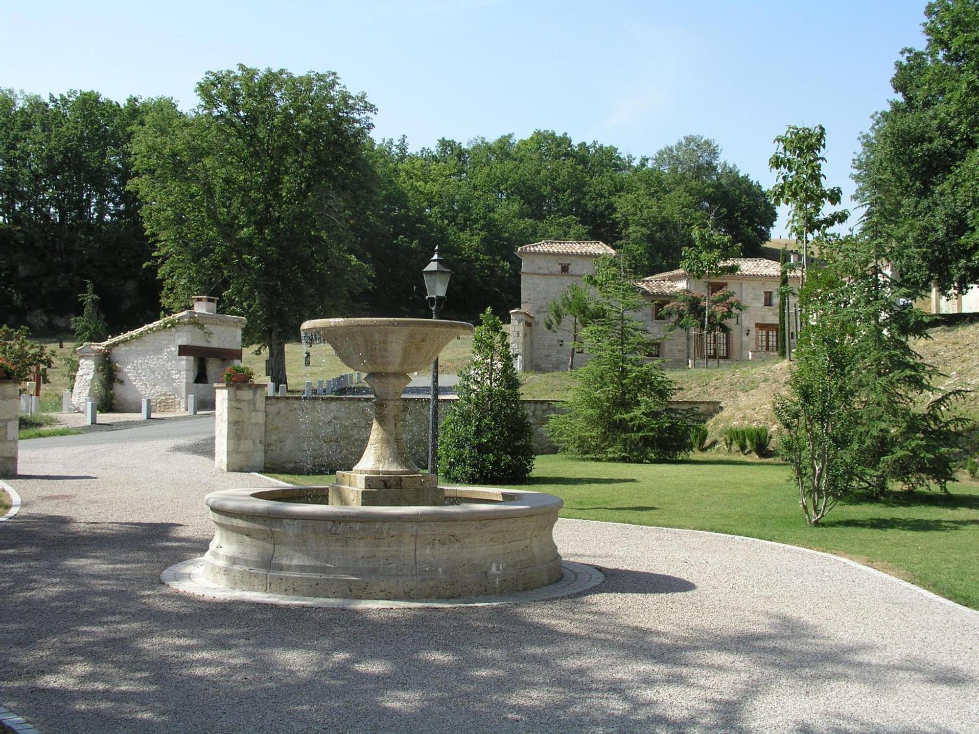 Chateau Lecusse - La Grande Roche - Hotel, Spa, Boutique & Restaurant Broze Екстер'єр фото